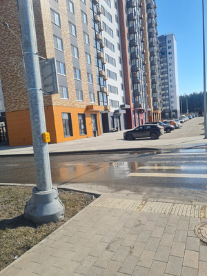 Продам трехкомнатную (3-комн.) квартиру, Победы ул, 5к3, Десна д