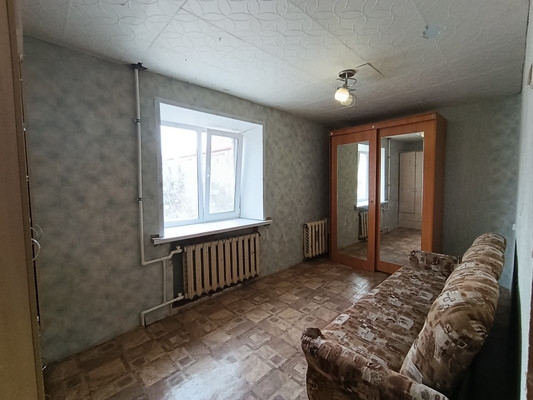 Продам двухкомнатную (2-комн.) квартиру, Рокоссовского ул, 20, Ишим г