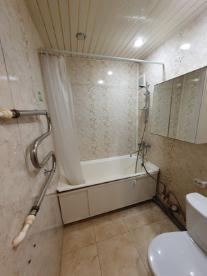 Продам двухкомнатную (2-комн.) квартиру, П.А. Папина ул, 23/2, Липецк г