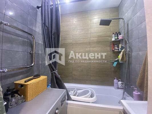 Продам двухкомнатную (2-комн.) квартиру, Самоцветы мкр, 1, Иваново г