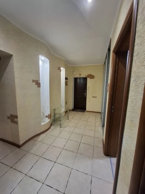 Продам трехкомнатную (3-комн.) квартиру, Подвойского ул, 125, Тихорецк г