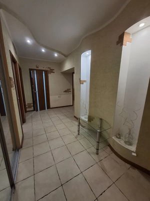 Продам трехкомнатную (3-комн.) квартиру, Подвойского ул, 125, Тихорецк г