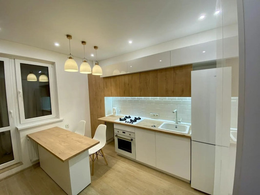 Продам однокомнатную (1-комн.) квартиру, Киевская ул, 177В, Симферополь г