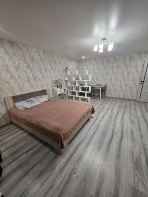 Продам двухкомнатную (2-комн.) квартиру, Строителей ул, 6, Молодежное пгт