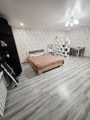 Продам двухкомнатную (2-комн.) квартиру, Строителей ул, 6, Молодежное пгт