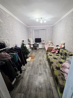 Продам двухкомнатную (2-комн.) квартиру, Строителей ул, 6, Молодежное пгт