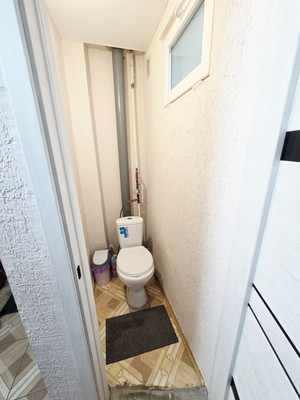 Продам двухкомнатную (2-комн.) квартиру, Строителей ул, 6, Молодежное пгт