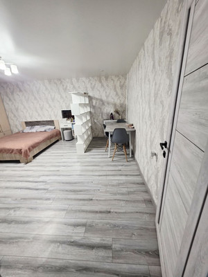 Продам двухкомнатную (2-комн.) квартиру, Строителей ул, 6, Молодежное пгт