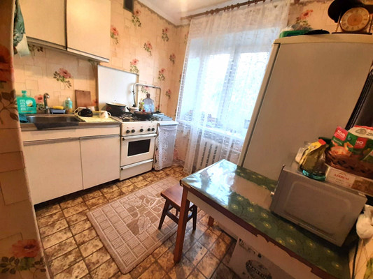 Продам двухкомнатную (2-комн.) квартиру, Октябрьская ул, 8, Тихорецк г