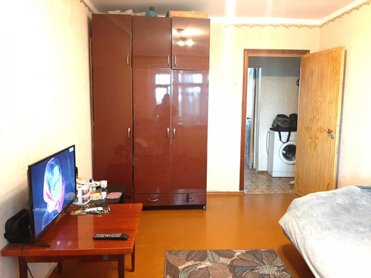 Продам двухкомнатную (2-комн.) квартиру, Октябрьская ул, 8, Тихорецк г