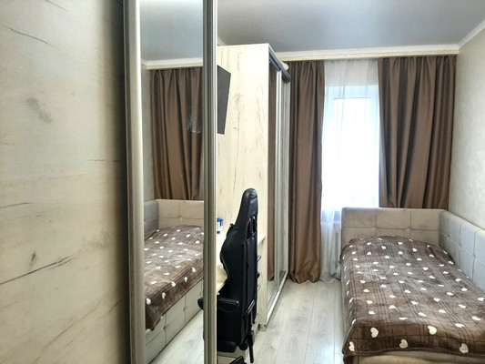 Продам трехкомнатную (3-комн.) квартиру, Октябрьская ул, 108, Тихорецк г