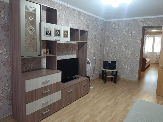Продам двухкомнатную (2-комн.) квартиру, Калинина ул, 105, Тихорецк г