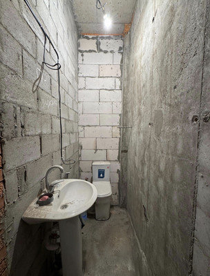 Продам трехкомнатную (3-комн.) квартиру, Атажукина ул, 11, Нальчик г