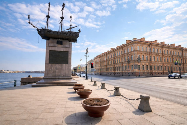 Продам трехкомнатную (3-комн.) квартиру, Шпалерная ул, 38, Санкт-Петербург г