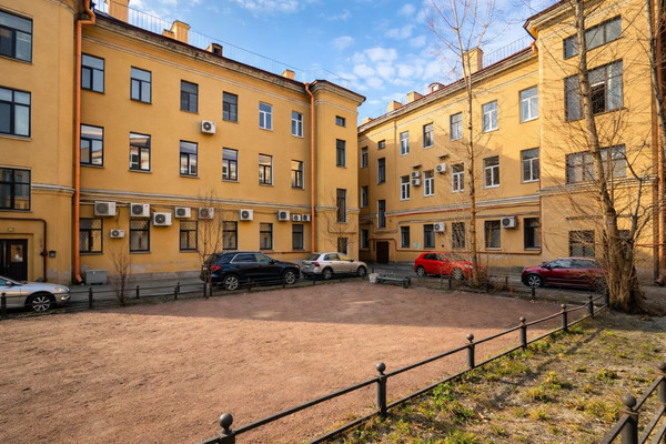 Продам трехкомнатную (3-комн.) квартиру, Шпалерная ул, 38, Санкт-Петербург г