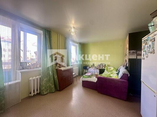 Продам однокомнатную (1-комн.) квартиру, 11, Просторный мкр