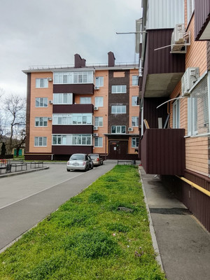 Продам двухкомнатную (2-комн.) квартиру, 6-й пер, 22, Майкоп г