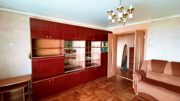 Продам трехкомнатную (3-комн.) квартиру, Пионерская ул, 381, Майкоп г