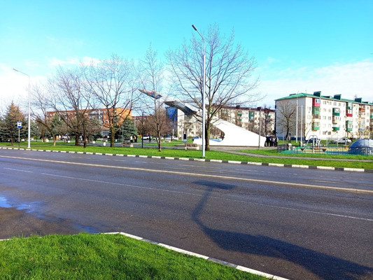 Продам трехкомнатную (3-комн.) квартиру, Пионерская ул, 381, Майкоп г