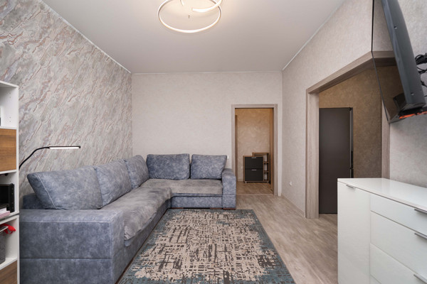 Продам двухкомнатную (2-комн.) квартиру, Ямская ул, 10, Ханты-Мансийск г