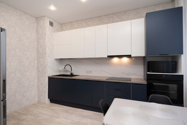 Продам двухкомнатную (2-комн.) квартиру, Ямская ул, 10, Ханты-Мансийск г