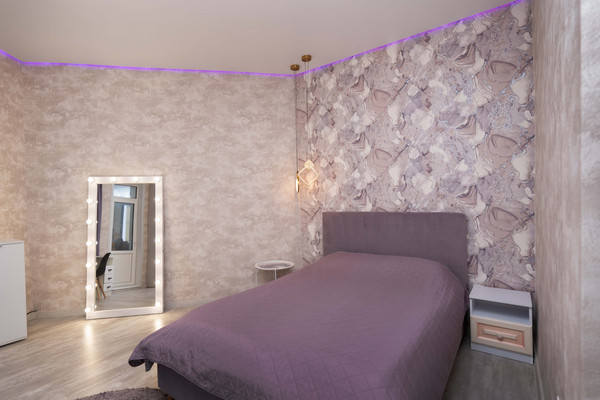 Продам двухкомнатную (2-комн.) квартиру, Ямская ул, 10, Ханты-Мансийск г