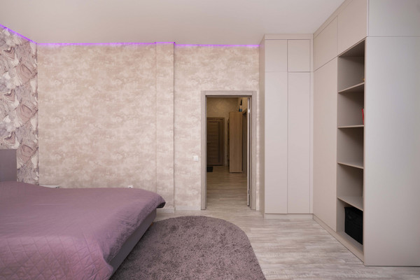 Продам двухкомнатную (2-комн.) квартиру, Ямская ул, 10, Ханты-Мансийск г