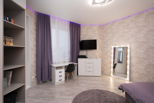 Продам двухкомнатную (2-комн.) квартиру, Ямская ул, 10, Ханты-Мансийск г