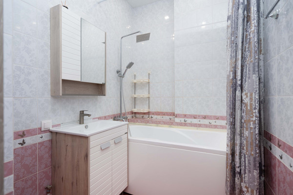 Продам двухкомнатную (2-комн.) квартиру, Ямская ул, 10, Ханты-Мансийск г