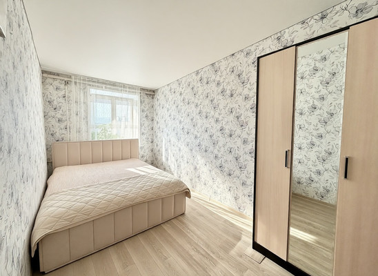 Продам двухкомнатную (2-комн.) квартиру, Николая Островского ул, 61, Астрахань г