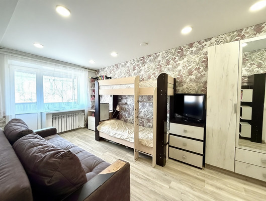 Продам двухкомнатную (2-комн.) квартиру, Николая Островского ул, 61, Астрахань г