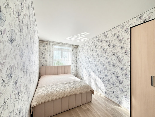 Продам двухкомнатную (2-комн.) квартиру, Николая Островского ул, 61, Астрахань г