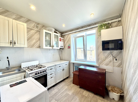 Продам двухкомнатную (2-комн.) квартиру, Николая Островского ул, 61, Астрахань г