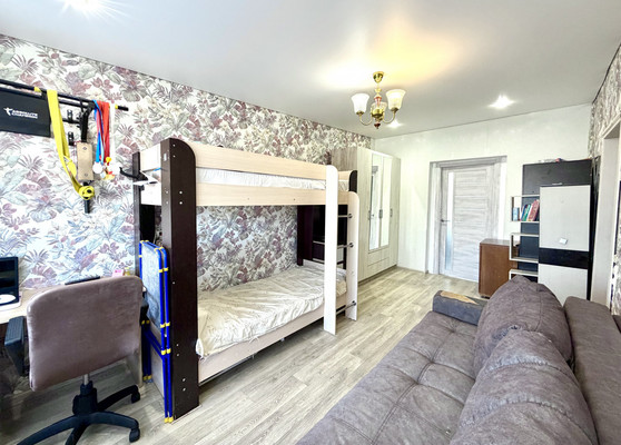 Продам двухкомнатную (2-комн.) квартиру, Николая Островского ул, 61, Астрахань г