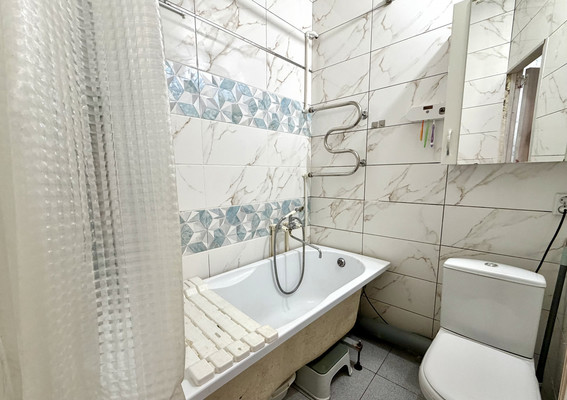 Продам двухкомнатную (2-комн.) квартиру, Николая Островского ул, 61, Астрахань г