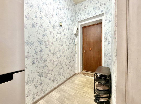 Продам двухкомнатную (2-комн.) квартиру, Николая Островского ул, 61, Астрахань г