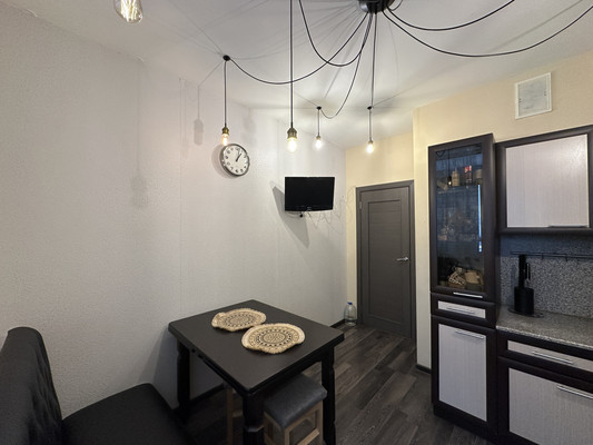 Продам трехкомнатную (3-комн.) квартиру, Маршала Блюхера пр-кт, 9к2, Санкт-Петербург г