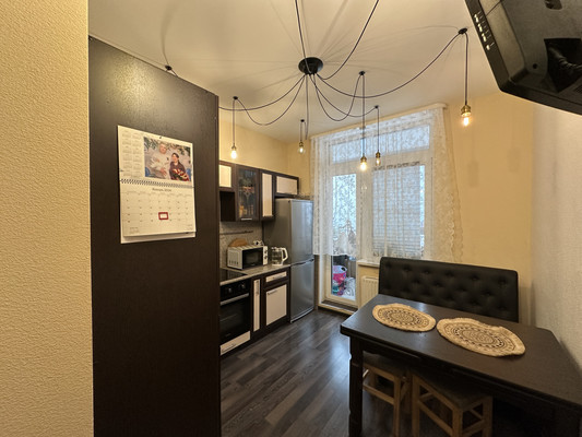 Продам трехкомнатную (3-комн.) квартиру, Маршала Блюхера пр-кт, 9к2, Санкт-Петербург г