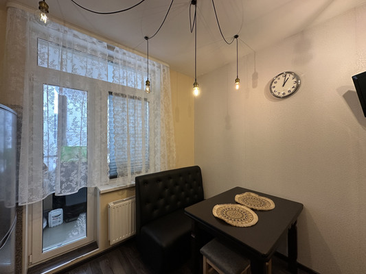 Продам трехкомнатную (3-комн.) квартиру, Маршала Блюхера пр-кт, 9к2, Санкт-Петербург г