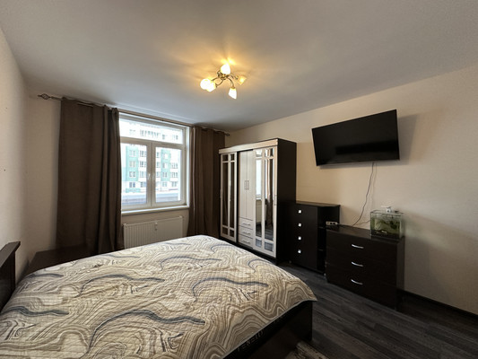 Продам трехкомнатную (3-комн.) квартиру, Маршала Блюхера пр-кт, 9к2, Санкт-Петербург г