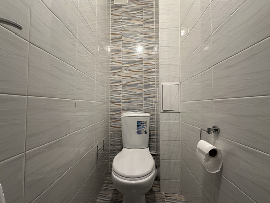 Продам трехкомнатную (3-комн.) квартиру, Маршала Блюхера пр-кт, 9к2, Санкт-Петербург г