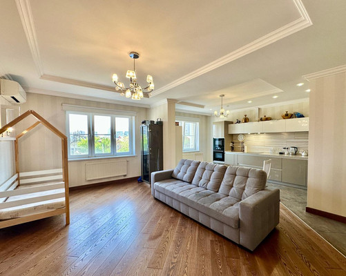 Продам трехкомнатную (3-комн.) квартиру, им. Гаврилова П.М. ул, 27, Краснодар г