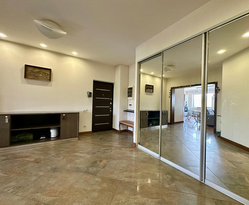 Продам трехкомнатную (3-комн.) квартиру, им. Гаврилова П.М. ул, 27, Краснодар г