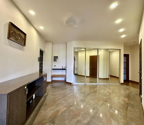 Продам трехкомнатную (3-комн.) квартиру, им. Гаврилова П.М. ул, 27, Краснодар г