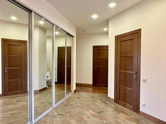 Продам трехкомнатную (3-комн.) квартиру, им. Гаврилова П.М. ул, 27, Краснодар г