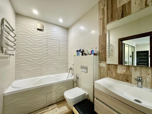 Продам трехкомнатную (3-комн.) квартиру, им. Гаврилова П.М. ул, 27, Краснодар г