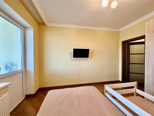 Продам трехкомнатную (3-комн.) квартиру, им. Гаврилова П.М. ул, 27, Краснодар г