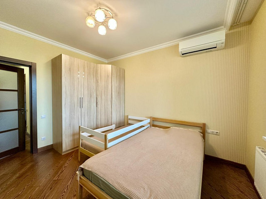 Продам трехкомнатную (3-комн.) квартиру, им. Гаврилова П.М. ул, 27, Краснодар г