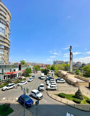 Продам трехкомнатную (3-комн.) квартиру, им. Гаврилова П.М. ул, 27, Краснодар г