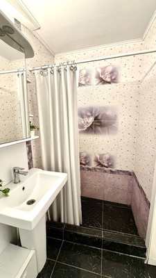 Продам двухкомнатную (2-комн.) квартиру, Максима Горького ул, 33, Астрахань г